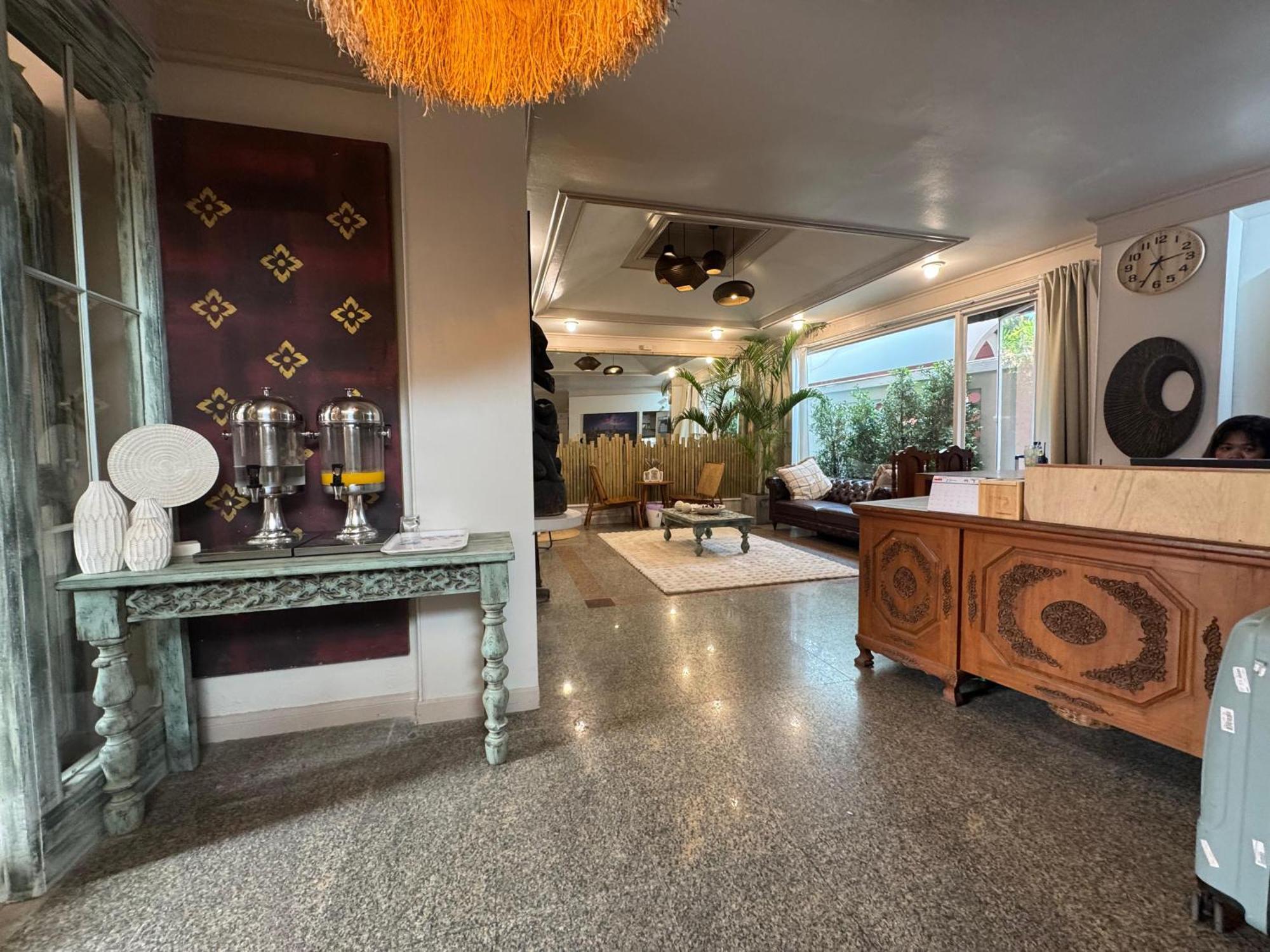 The Taksim Patong Beach Hotel Екстер'єр фото