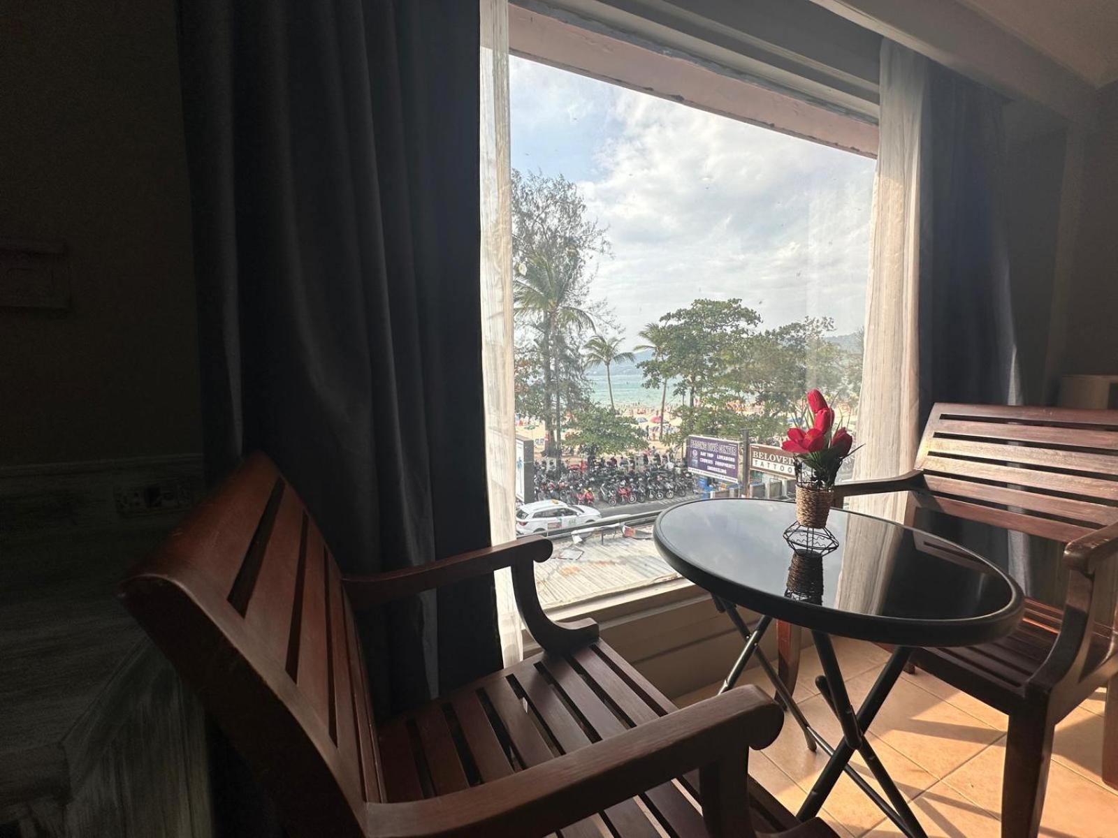 The Taksim Patong Beach Hotel Екстер'єр фото