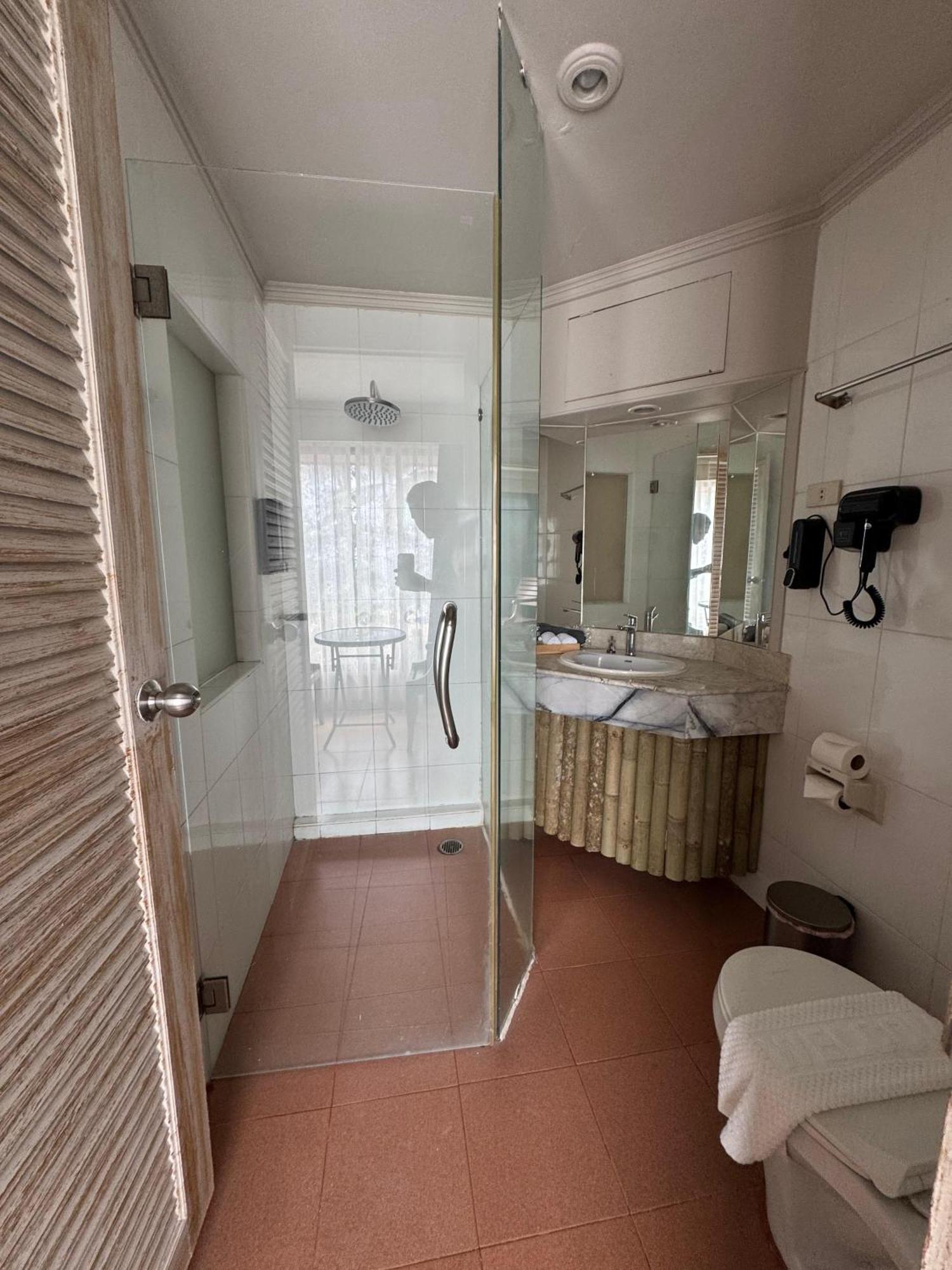 The Taksim Patong Beach Hotel Екстер'єр фото